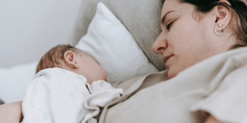 Una mamá se quedó dormida y asfixió a su bebé recién nacido por error