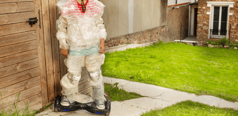Papás helicóptero: ¿Defender a tu hijo o enseñarle a resolver sus problemas?