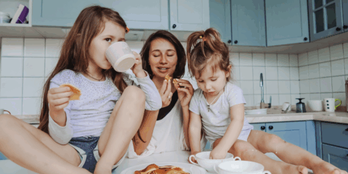 El estudio que desubrió por qué los papás de dos niñas son los más felices