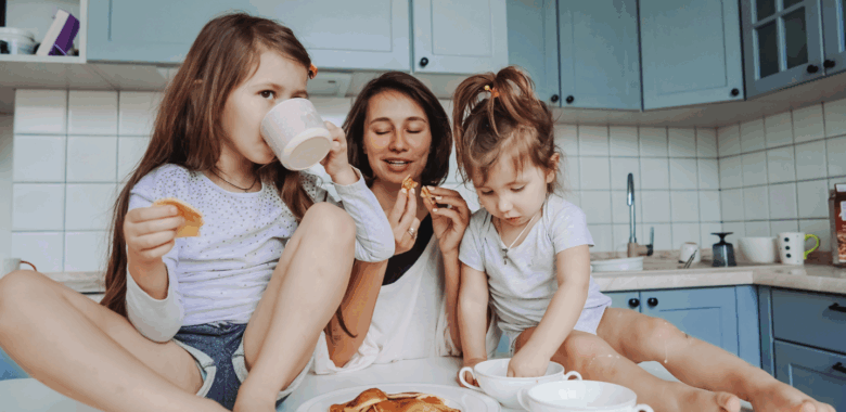 El estudio que desubrió por qué los papás de dos niñas son los más felices