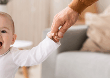 Mi bebé tiene casi 2 años y no camina: Por qué pasa y cómo puedo ayudarlo