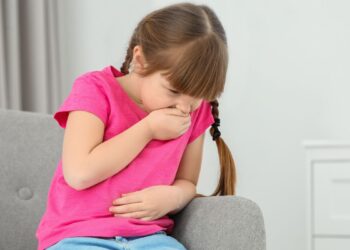 La tos que termina en vómito: ¿cuándo es una señal de alarma?